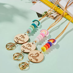 Individuell gestaltetes Lanyard-Abzeichen im böhmischen Regenbogenstil mit Namensgravur