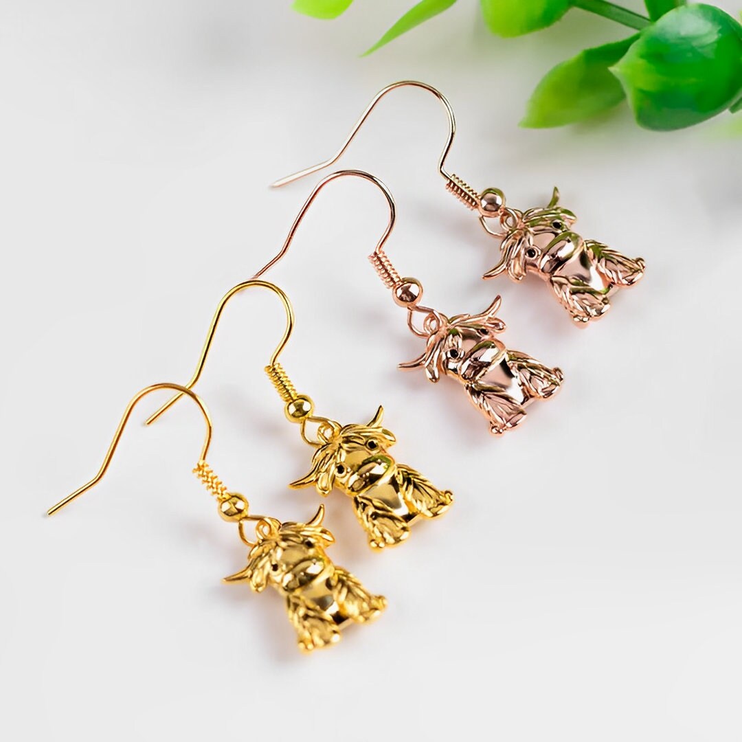 Highland Cow Dangly Earrings
