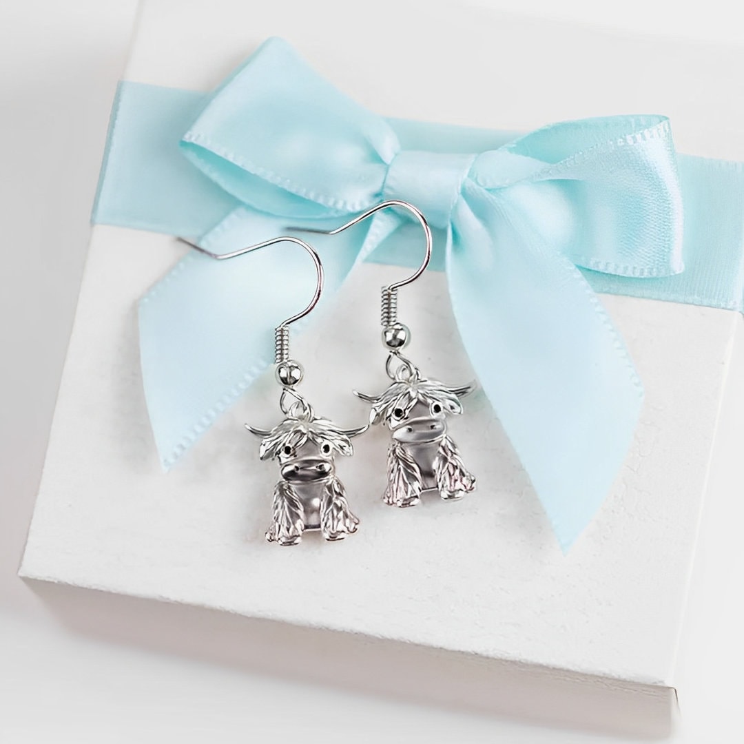 Highland Cow Dangly Earrings