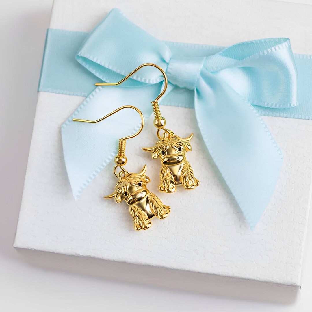 Highland Cow Dangly Earrings