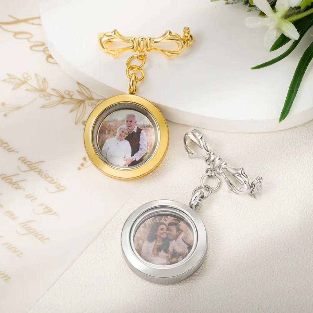 Customized Wedding Lapel Pin with Photo in Stainless Steel