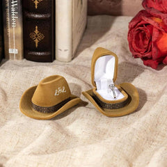 Personalisierte Ringschachtel mit Cowboyhut-Motiv
