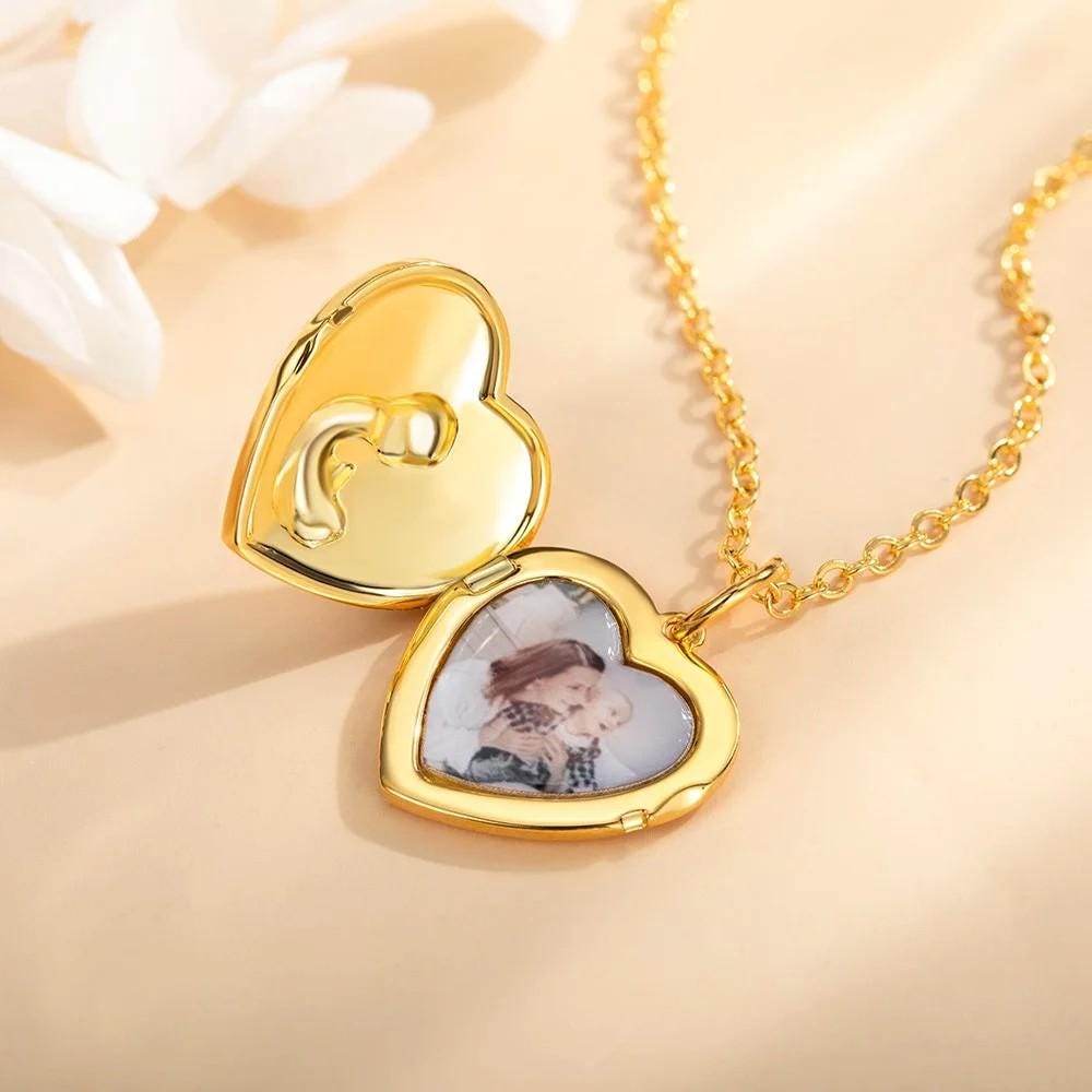 Personalized 3D Embossed Maternal Love Heart Necklace