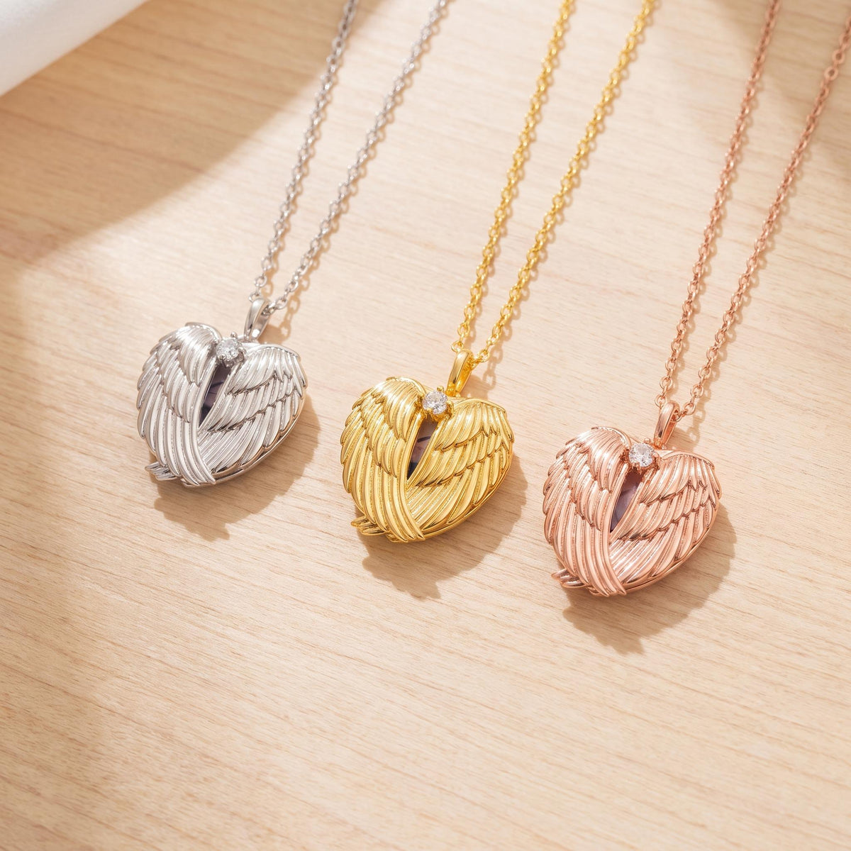 Médaillon urne ailes d'ange, collier photo de crémation personnalisé, souvenir commémoratif gravé pour cendres, cadeau de sympathie pour la perte d'un bébé, d'un animal de compagnie ou d'une maman