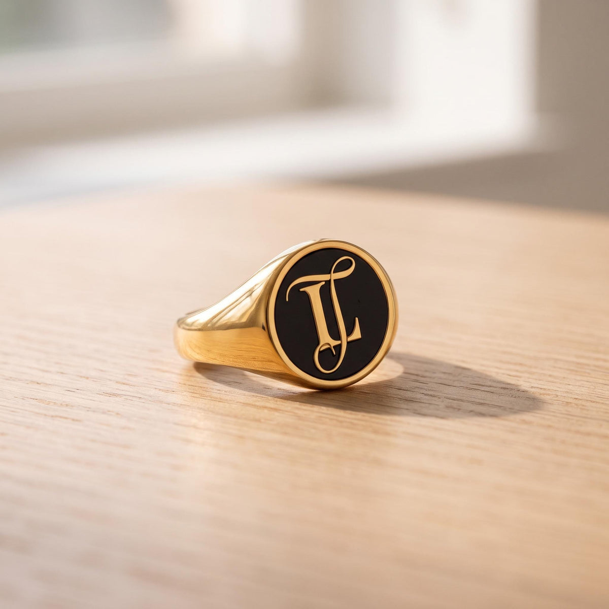 Individuell gestalteter Monogramm-Siegelring mit Innengravur