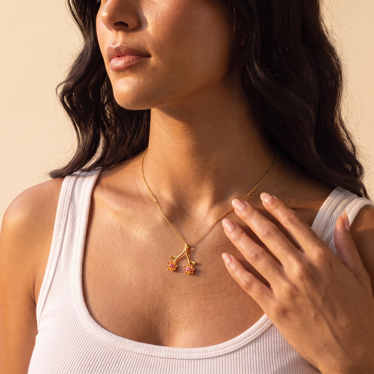 Collana portaanello personalizzata con pietra portafortuna e fiore del mese