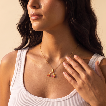 Collana portaanello personalizzata con pietra portafortuna e fiore del mese