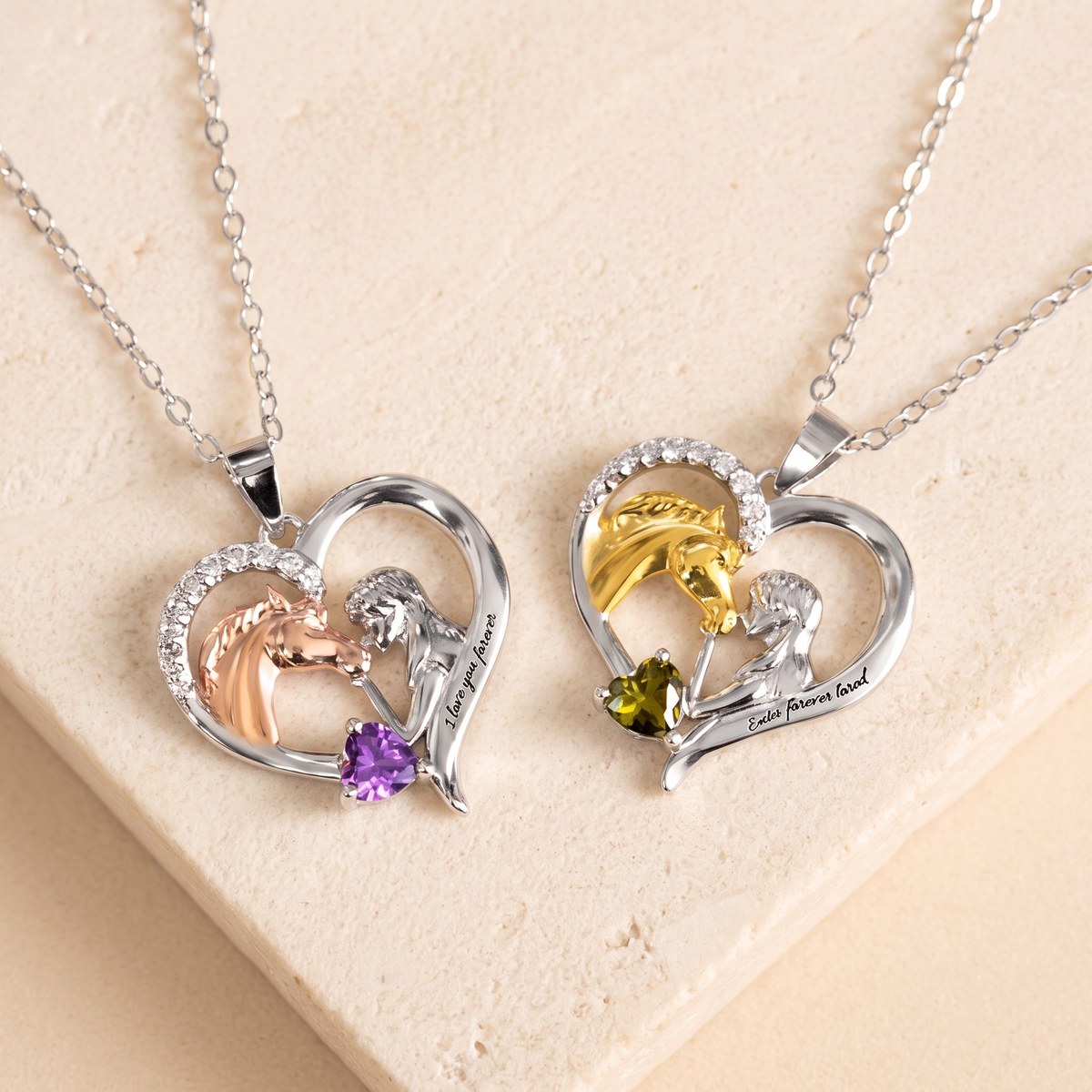 Hartketting met bedel van paard en meisje