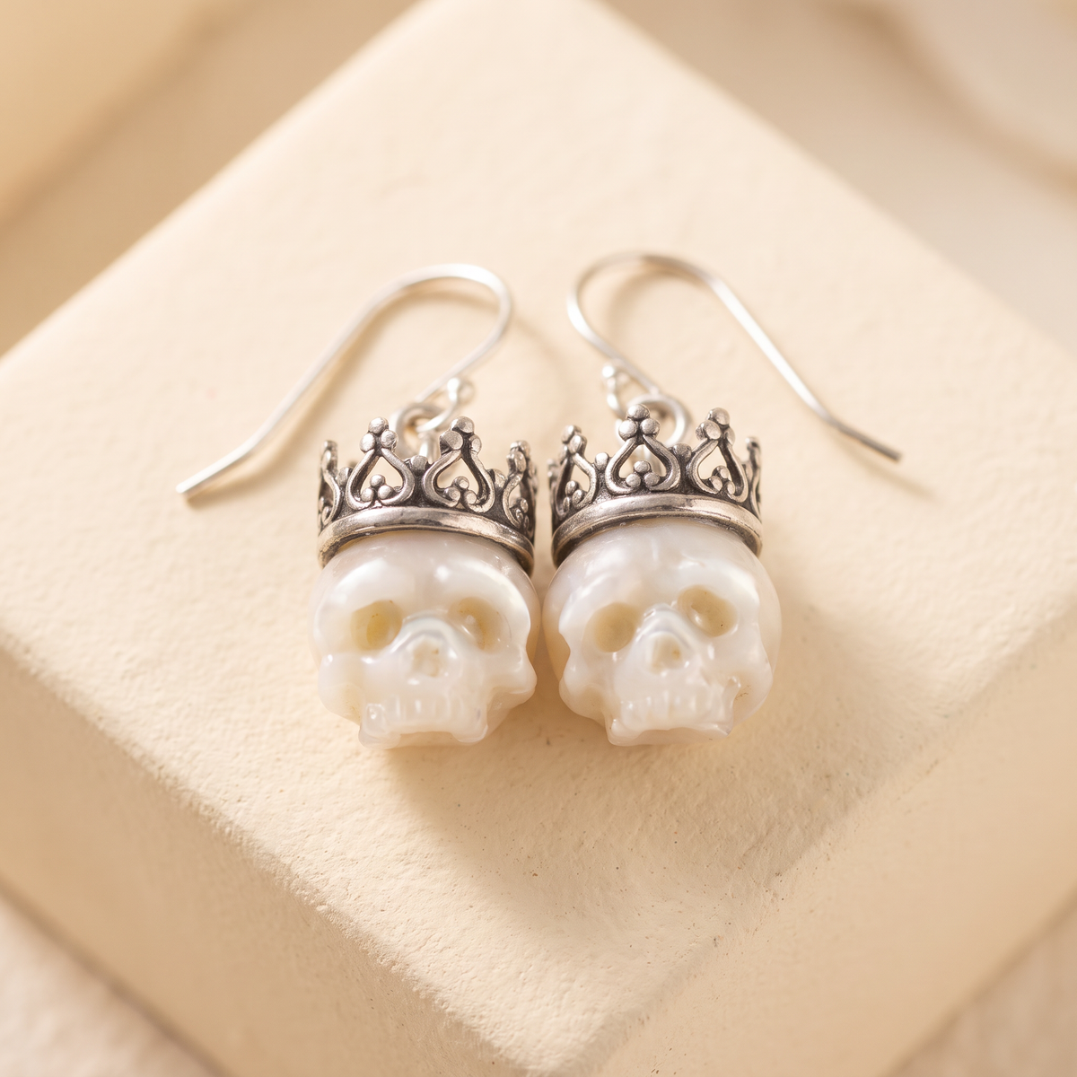 Freshwater Pearl Skull Earrings with Crowns in 925 Sterling Silver