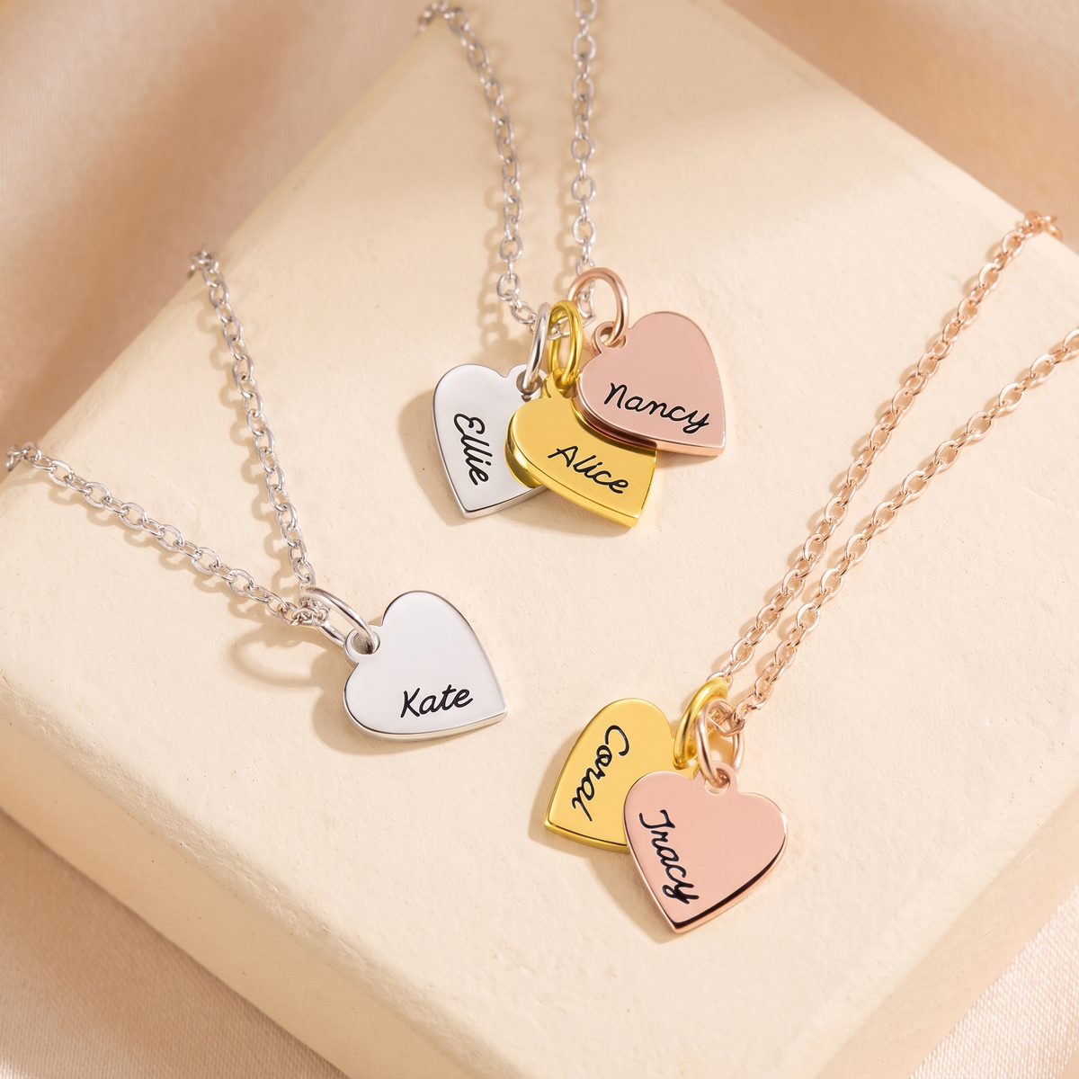 Collana famiglia con nomi e cuori personalizzata
