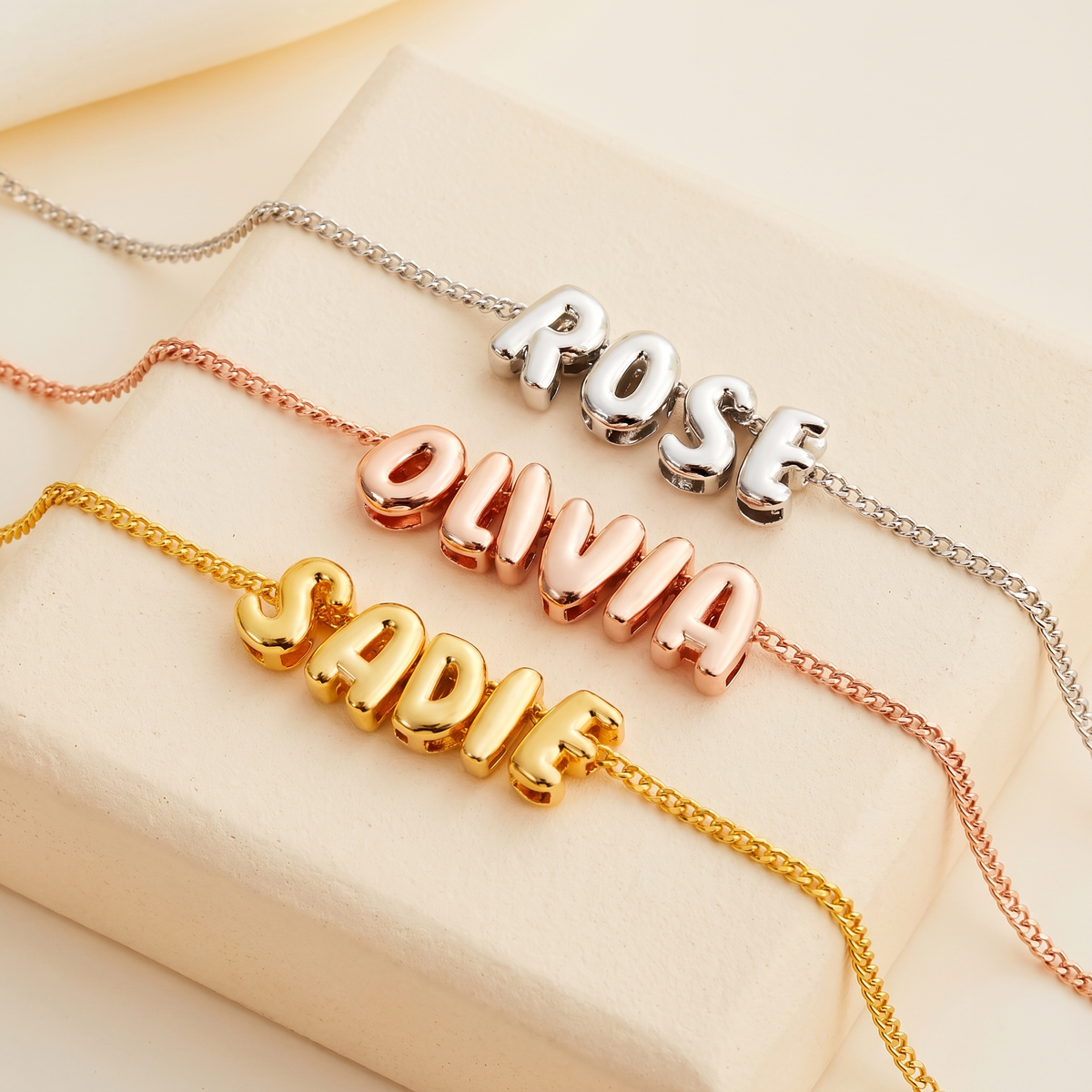 Collana personalizzata con nome in lettere 3D a palloncino