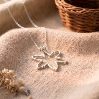 Personalisierte Ringhalter-Blumenkette