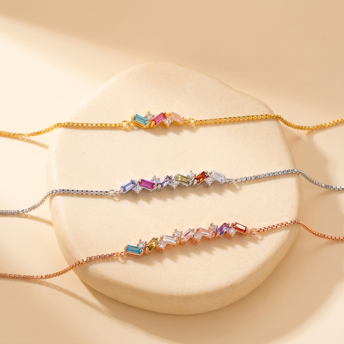 Bracciale personalizzato con pietre portafortuna baguette