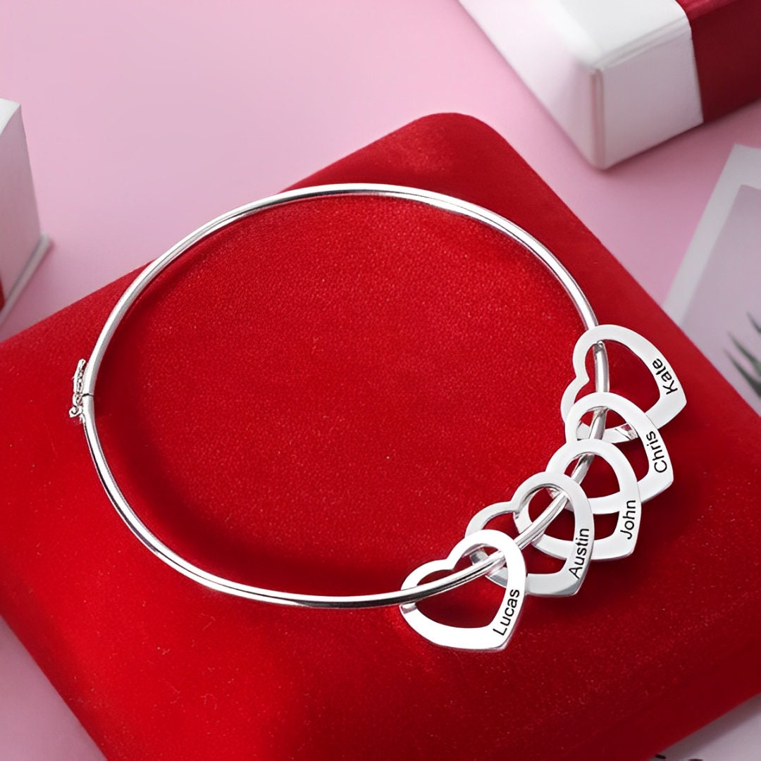 Customized Heart Pendants Bracelet