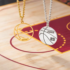 Basketball-Halskette mit individueller Gravur von Name und Nummer