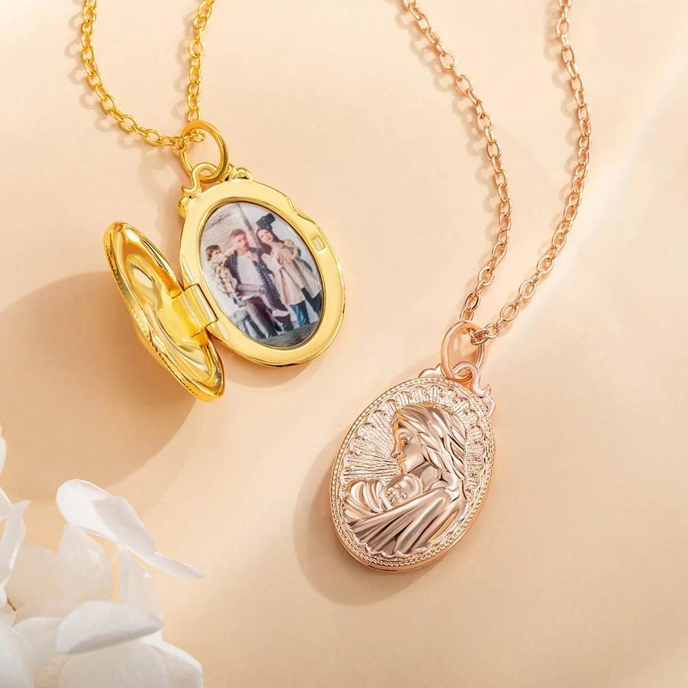 Personalized 3D Embossed Maternal Love Heart Necklace