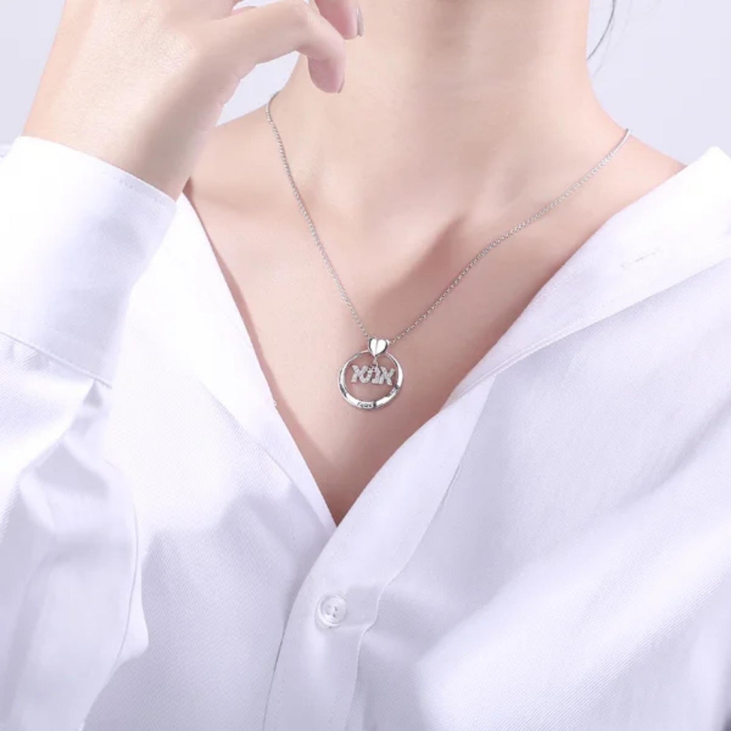 Engraved Hebrew Name Circle Pendant Necklace