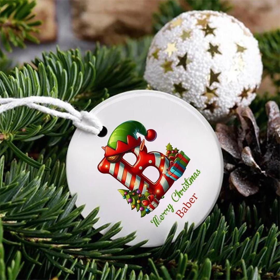 Personalisierter Weihnachtsbaumschmuck mit Initialen und Wunschnamen, Christbaumkugel aus Keramik, Geschenkidee für die Weihnachtszeit