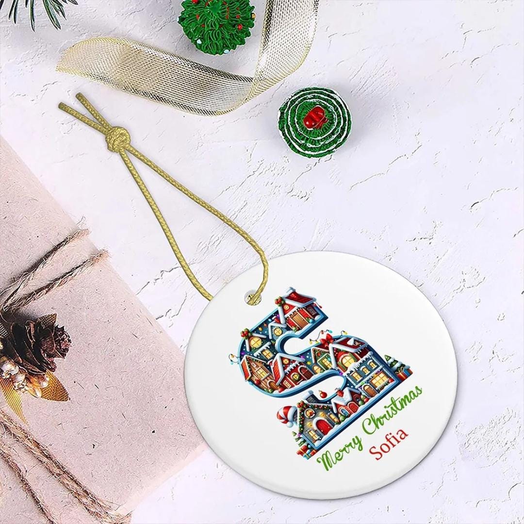 Personalisierter Weihnachtsbaumschmuck mit Initialen und Wunschnamen, Christbaumkugel aus Keramik, Geschenkidee für die Weihnachtszeit