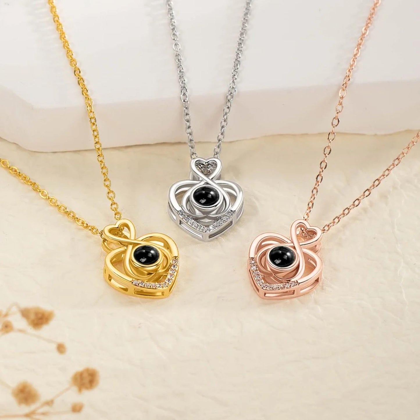 Personalisierte Fotoprojektionskette mit ineinander verschlungenen Herzen, Liebes-Fotoschmuck, Geschenk zum Geburtstag, Jahrestag, Valentinstag, für Sie
