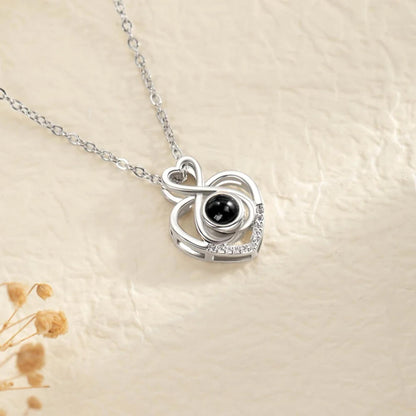 Personalisierte Fotoprojektionskette mit ineinander verschlungenen Herzen, Liebes-Fotoschmuck, Geschenk zum Geburtstag, Jahrestag, Valentinstag, für Sie