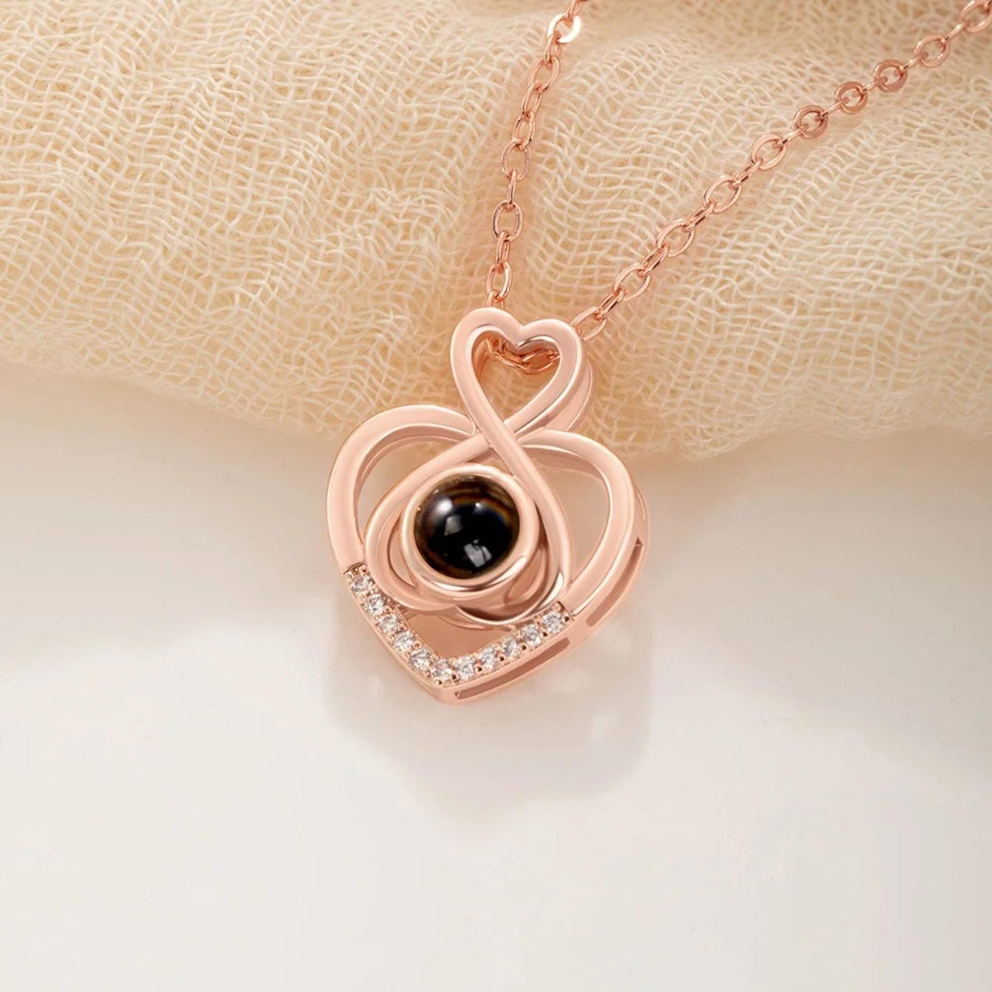 Personalisierte Fotoprojektionskette mit ineinander verschlungenen Herzen, Liebes-Fotoschmuck, Geschenk zum Geburtstag, Jahrestag, Valentinstag, für Sie