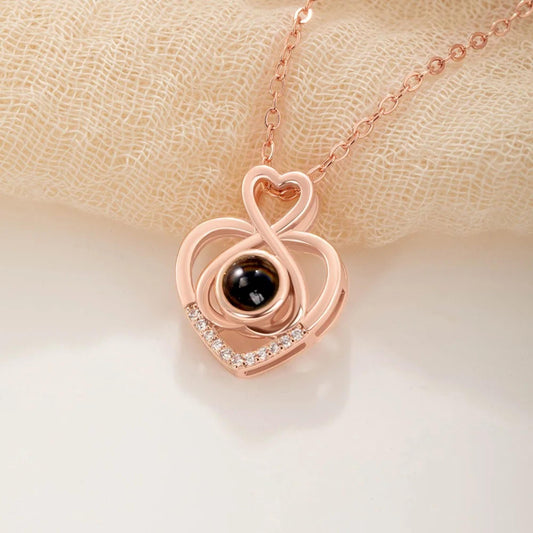Personalisierte Fotoprojektionskette mit ineinander verschlungenen Herzen, Liebes-Fotoschmuck, Geschenk zum Geburtstag, Jahrestag, Valentinstag, für Sie