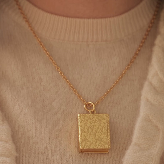 Personalized Photo Album Locket Necklace with Engraving video