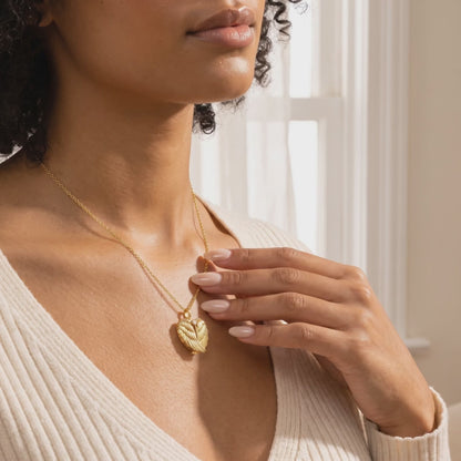 Médaillon urne ailes d'ange, collier photo de crémation personnalisé, souvenir commémoratif gravé pour cendres, cadeau de sympathie pour la perte d'un bébé, d'un animal de compagnie ou d'une maman