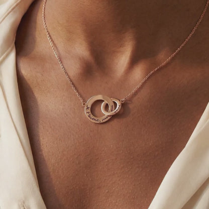 Personalized interlocking circle necklace